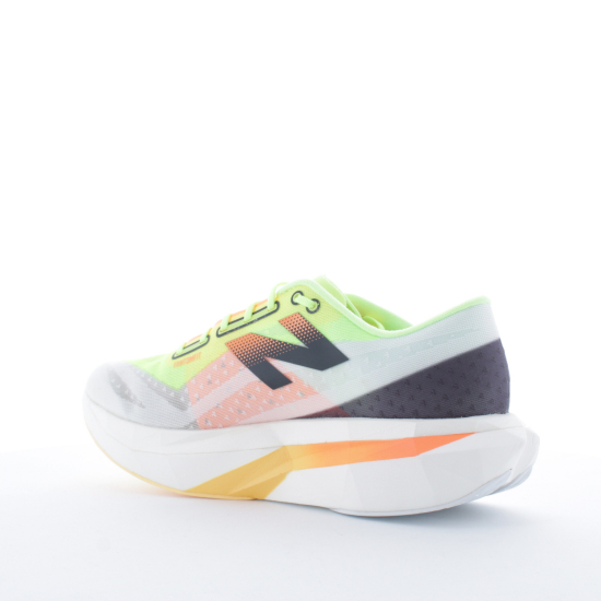 NEW BALANCE - FUEL CELL SUPER COMP ELITE V4 FEMME