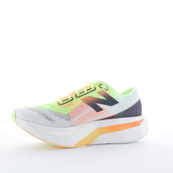 NEW BALANCE - FUEL CELL SUPER COMP ELITE V4 FEMME